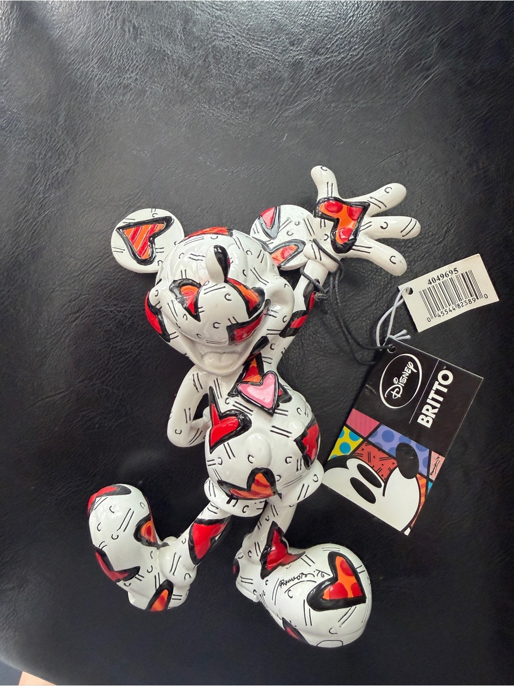 Disney By Britto
Mickey Wrapped In Hearts Figurine - Picture 6 of 6